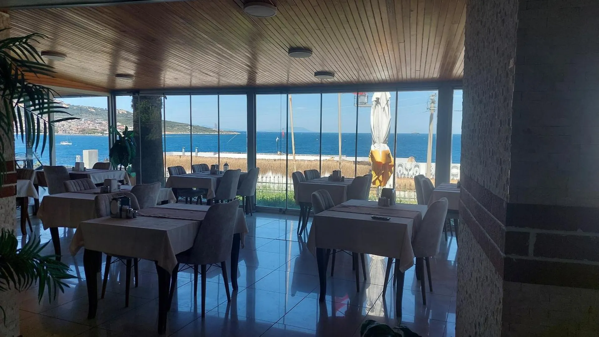 **  Ersan Hotel Foça Turquía